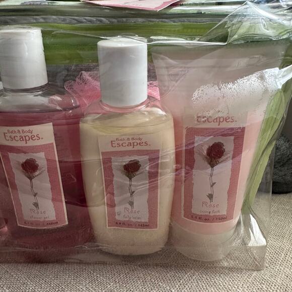 Vintage Bath & Body Works Escapes Cosmetic Bag Set Set Rose Cream Spray Gel - Picture 12 of 16